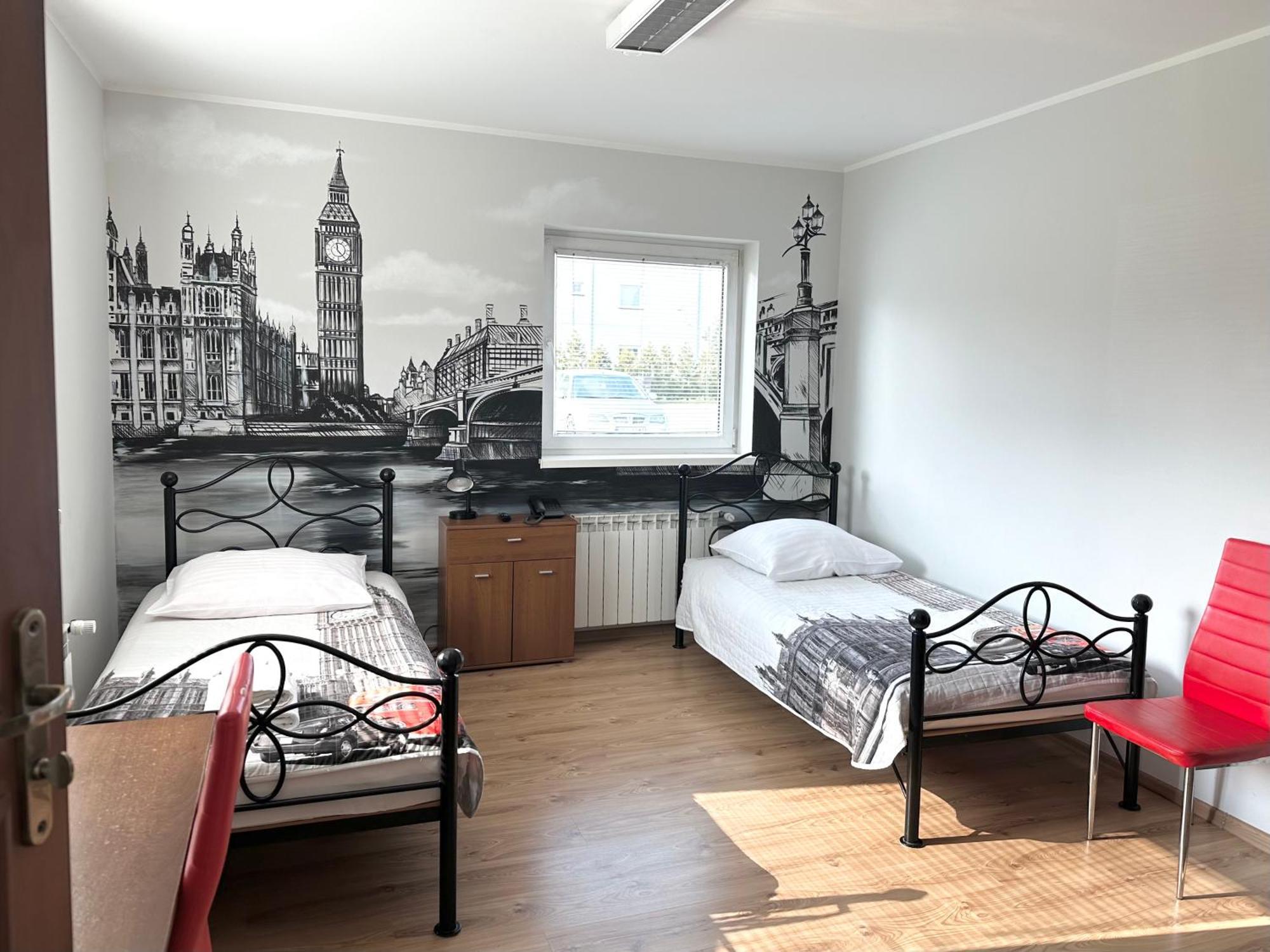 Leo Hostel Poznań Esterno foto