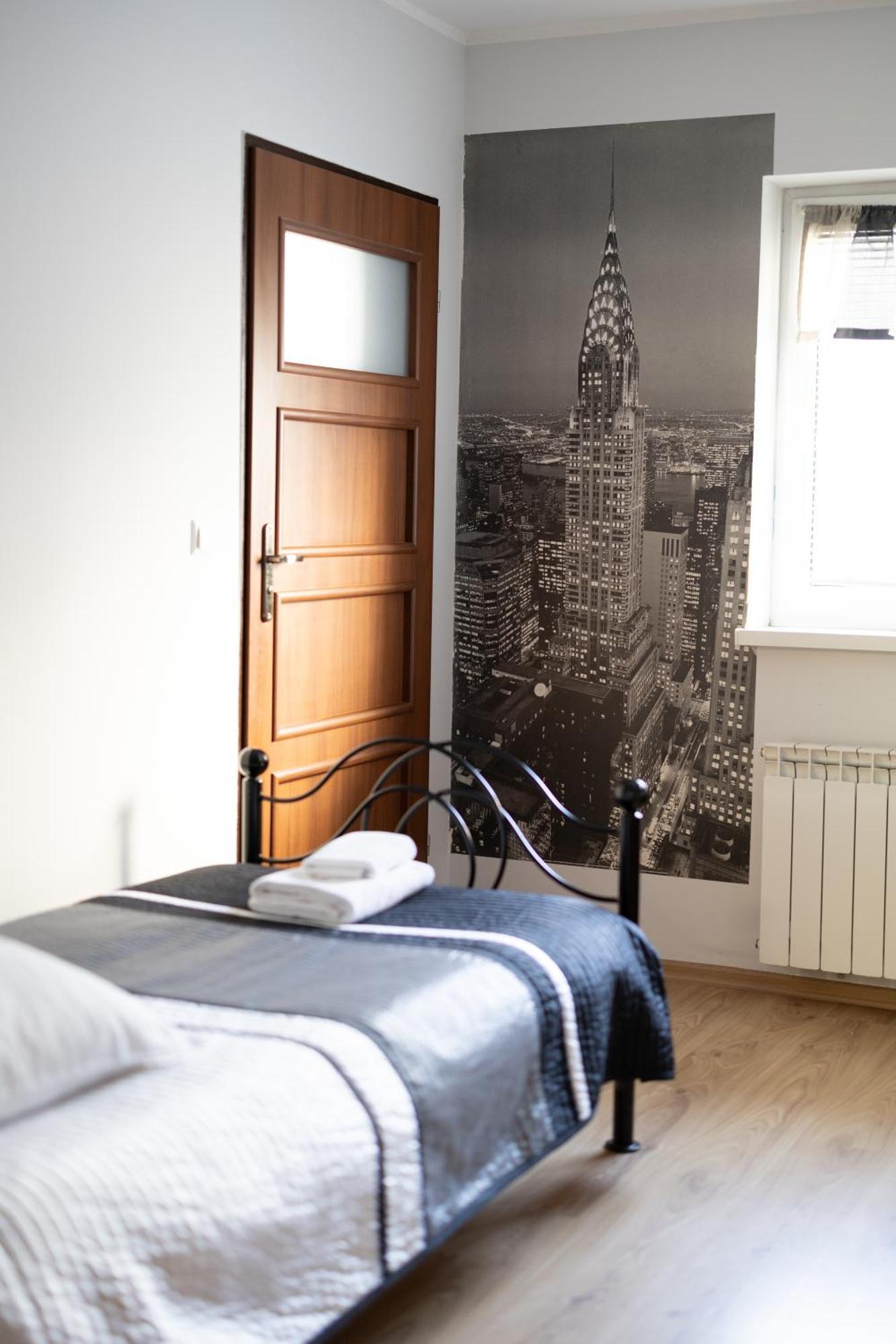 Leo Hostel Poznań Esterno foto