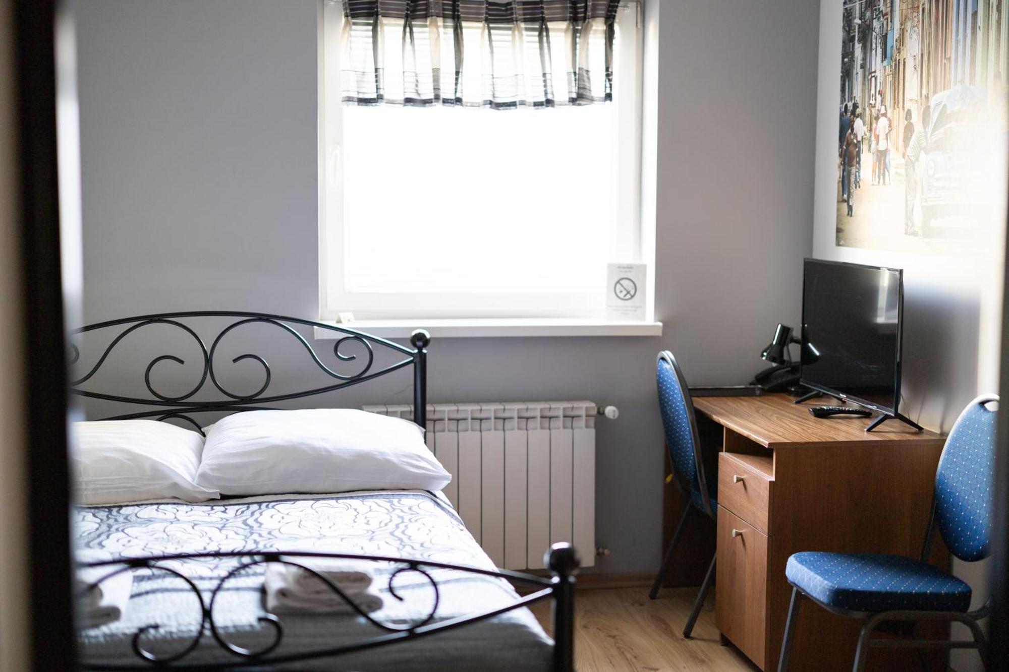 Leo Hostel Poznań Esterno foto